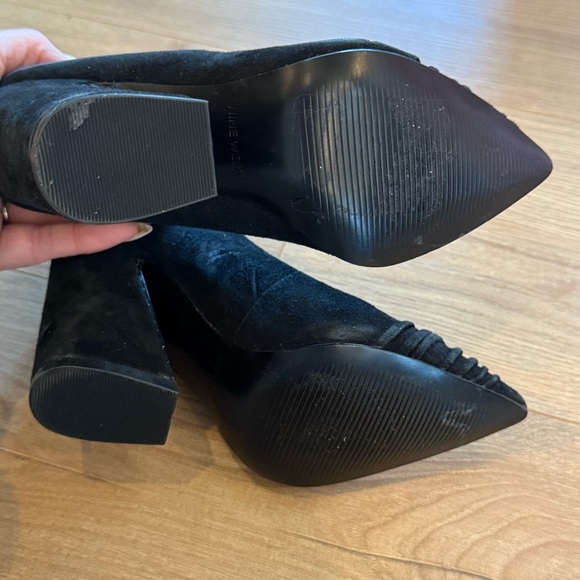 Nine West Harlyn Block-Heel Pumps Elegant Black Suede Women's size 4 - Picture 7 of 7